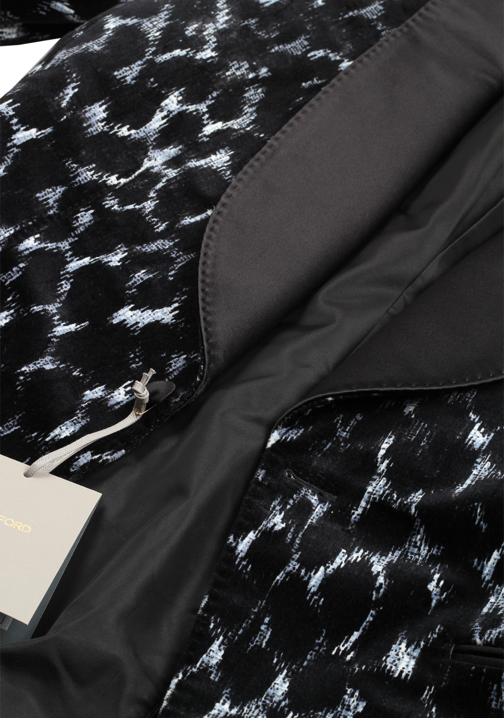 TOM FORD Shelton Black Shawl Collar Sport Coat Tuxedo Dinner Jacket Size 48 / 38R U.S. | Costume Limité