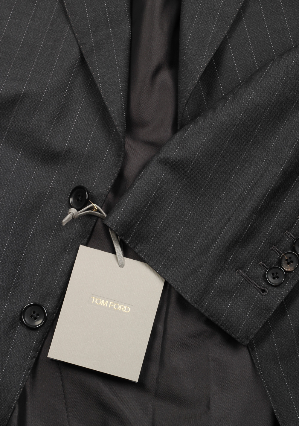 TOM FORD Shelton Striped Gray Suit Size 48 / 38R U.S. In Wool Silk | Costume Limité
