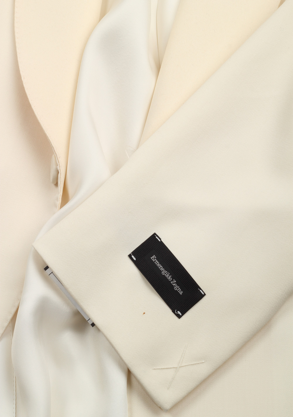 Ermenegildo Zegna Mila Ivory Tuxedo Dinner Jacket | Costume Limité