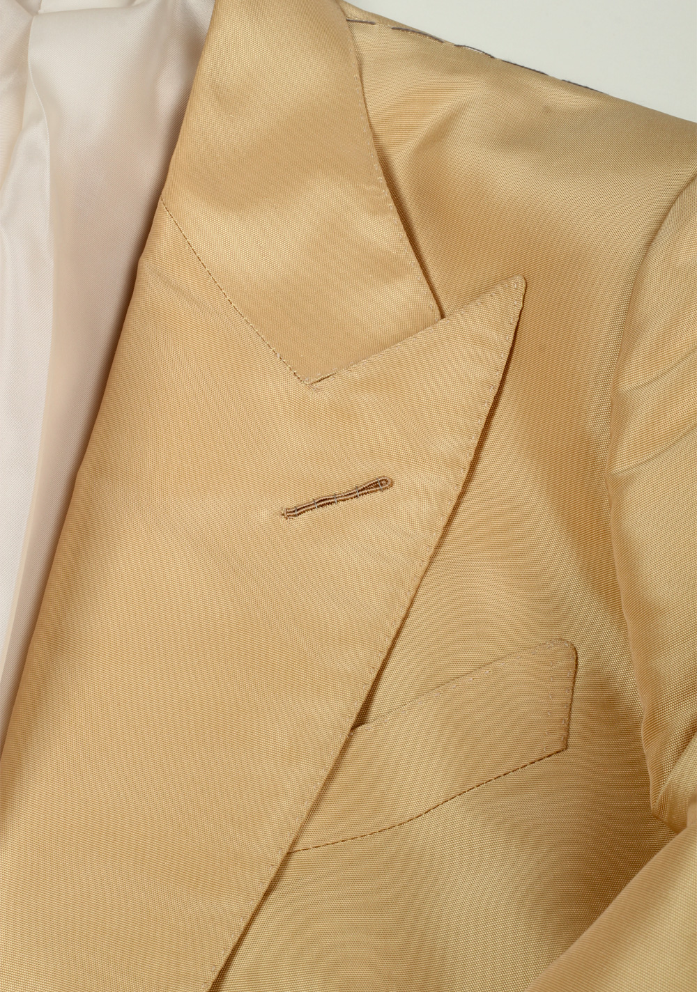 TOM FORD Basic Base M Yellow Suit Size 46 / 36R U.S. In Silk | Costume Limité