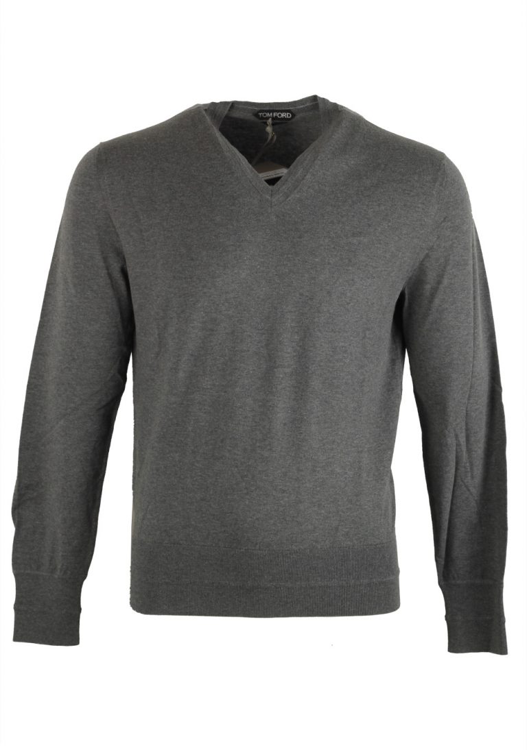 TOM FORD Gray V Neck Sweater Size 48 / 38R U.S. In Silk Blend - thumbnail | Costume Limité