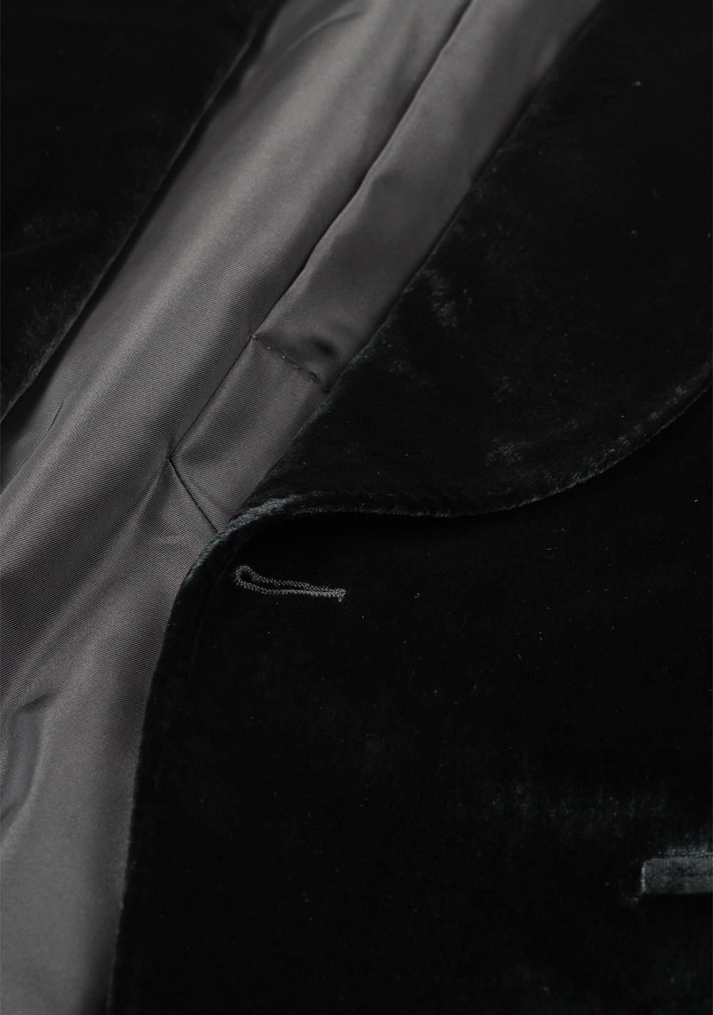 TOM FORD Shelton Black Velvet Tuxedo Dinner Jacket Size Size 48 / 38R U.S. | Costume Limité