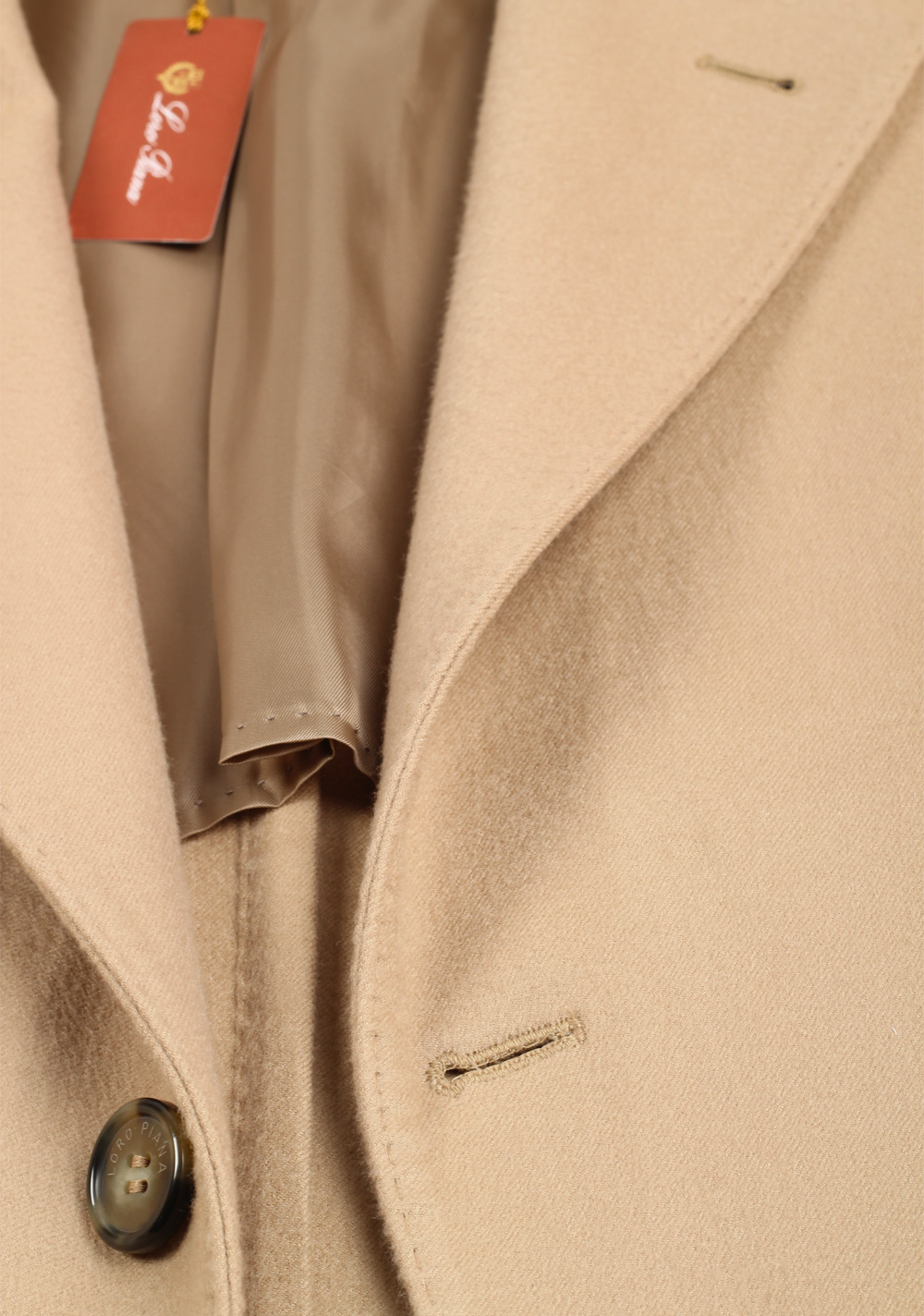 Loro Piana Camel Cashmere Rain System Coat Size 48 / 38R U.S. Outerwear | Costume Limité