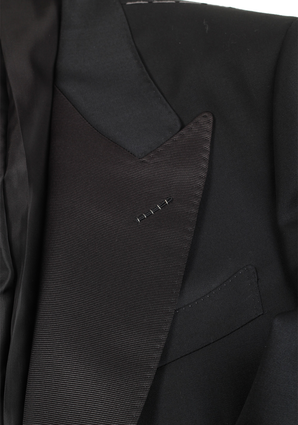 TOM FORD Shelton Black Tuxedo Suit Size 54 / 44R U.S. | Costume Limité