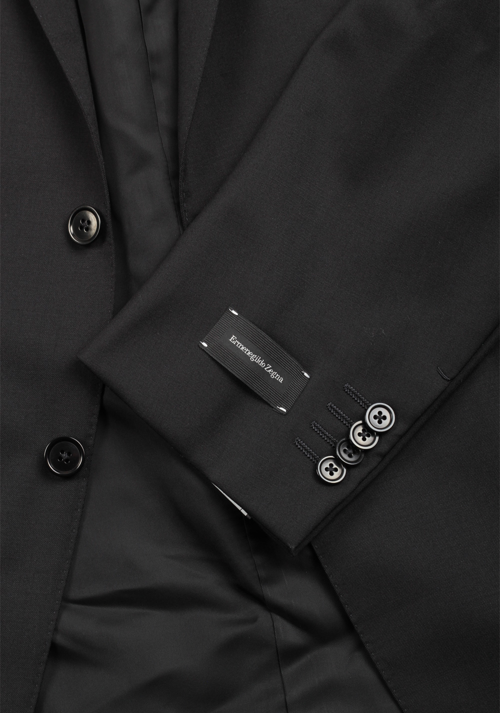 ZEGNA Milano Solid Black Multiseason Suit | Costume Limité