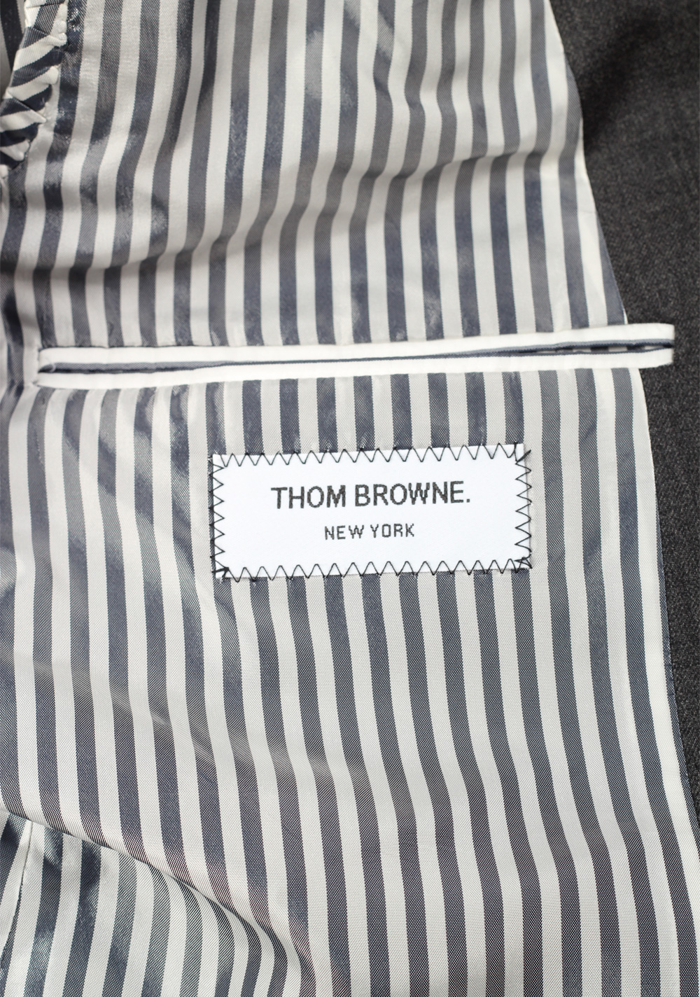 Thom Browne NEW YORK Classic Gray Suit Size 48 / 38R U.S. | Costume Limité