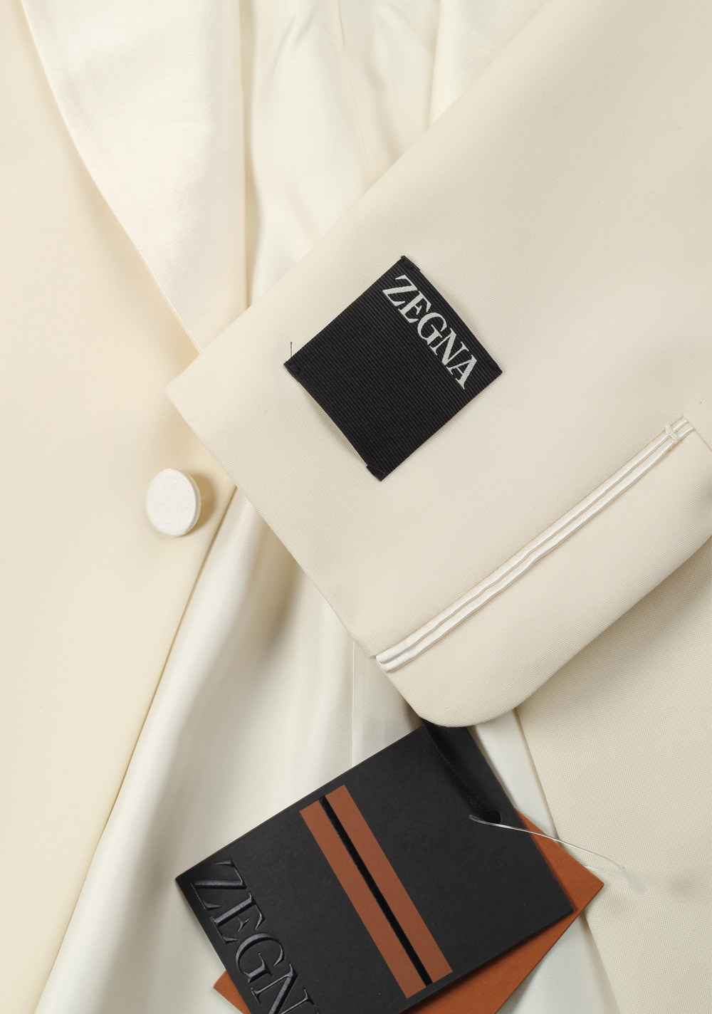 ZEGNA Venezia Off White Tuxedo Dinner Jacket Size 52 / 42R U.S. | Costume Limité