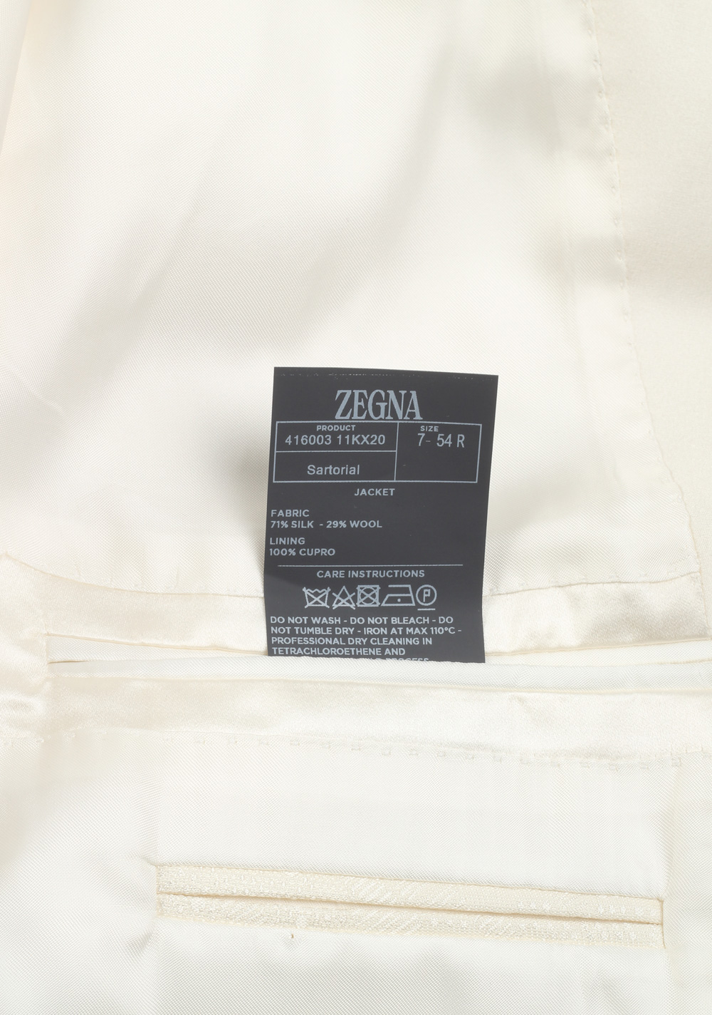 ZEGNA Sartorial Off White Tuxedo Dinner Jacket Size 54 / 44R U.S. | Costume Limité