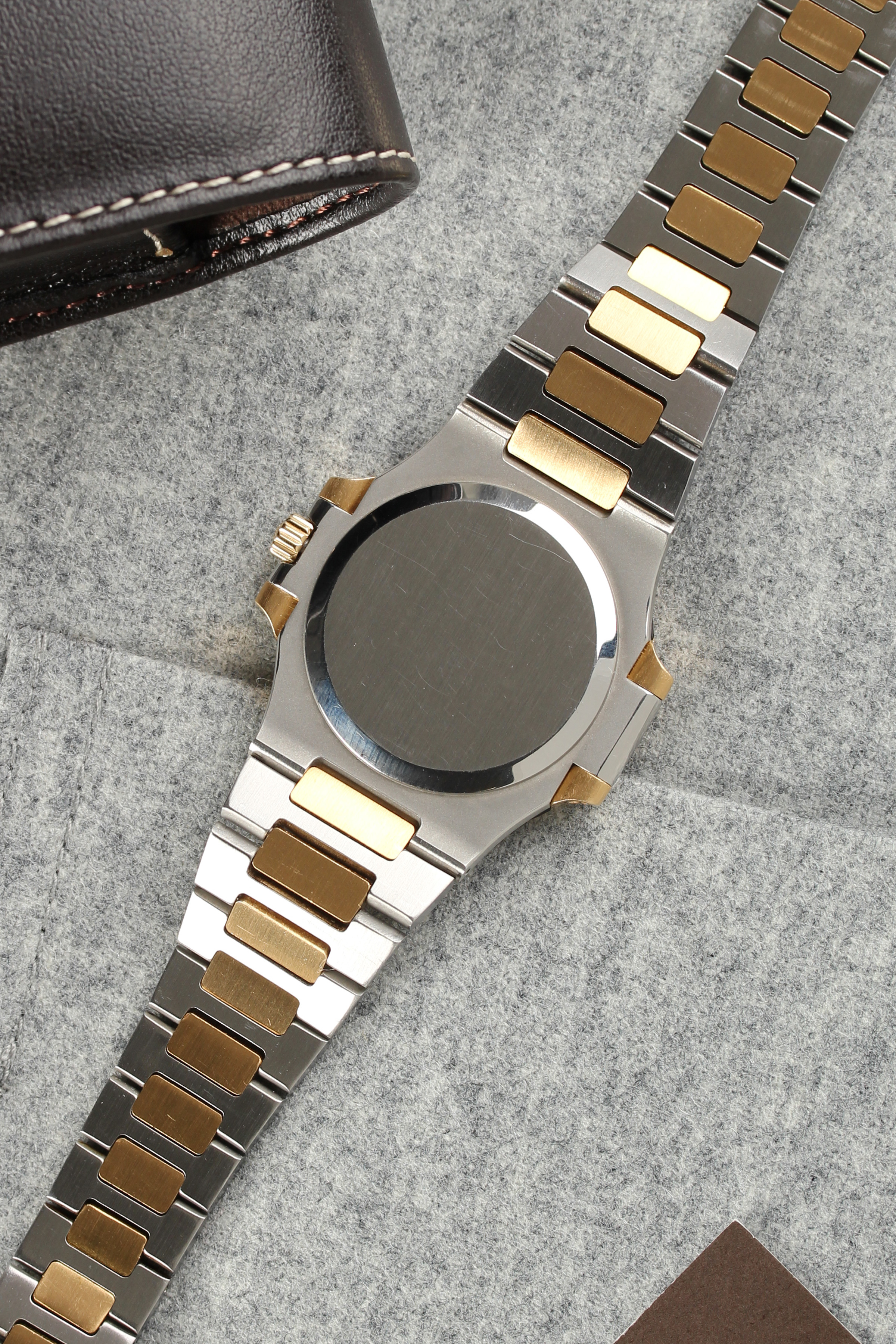 Patek Philippe Nautilus 3800 AJ – image 4