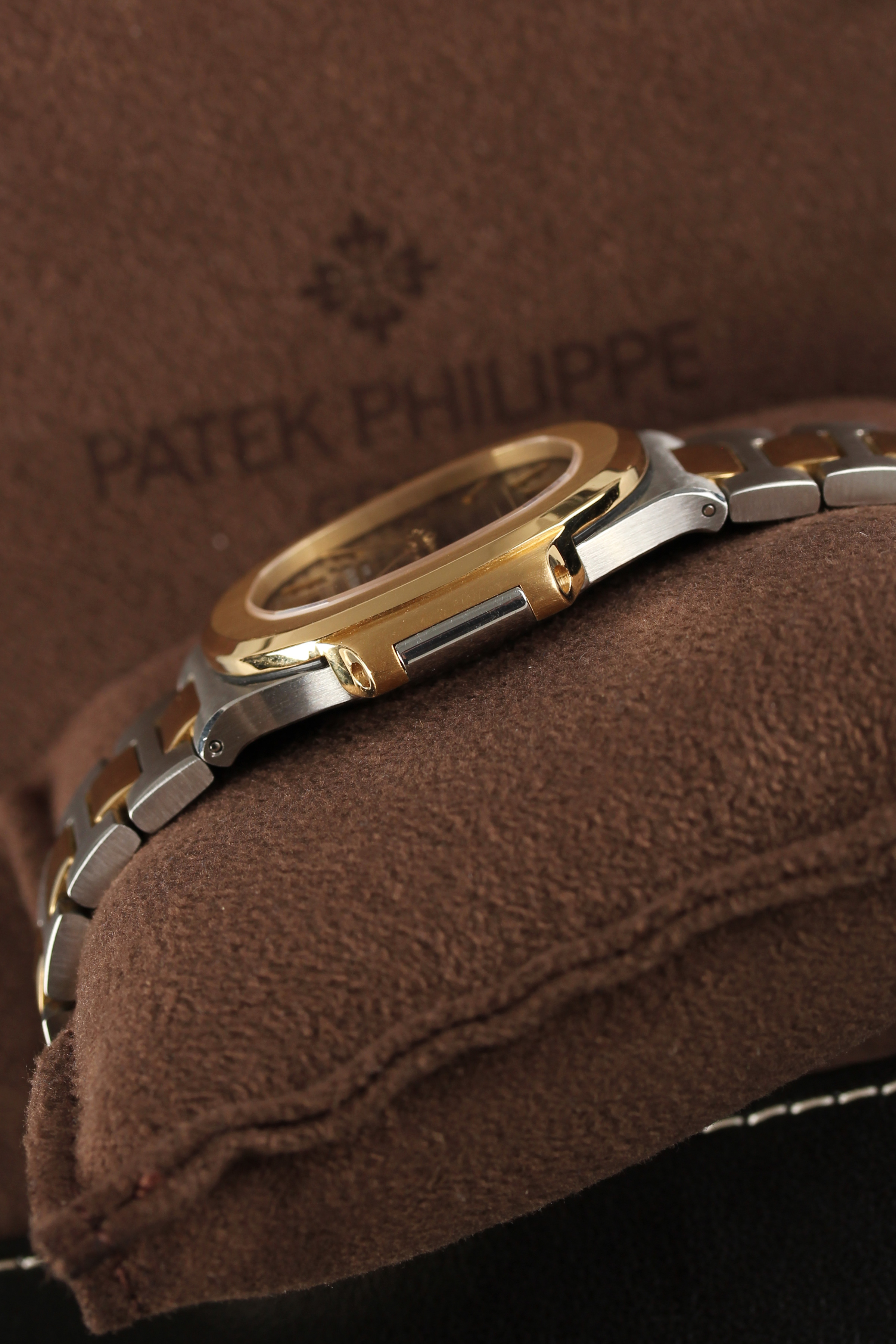 Patek Philippe Nautilus 3800 AJ – image 7