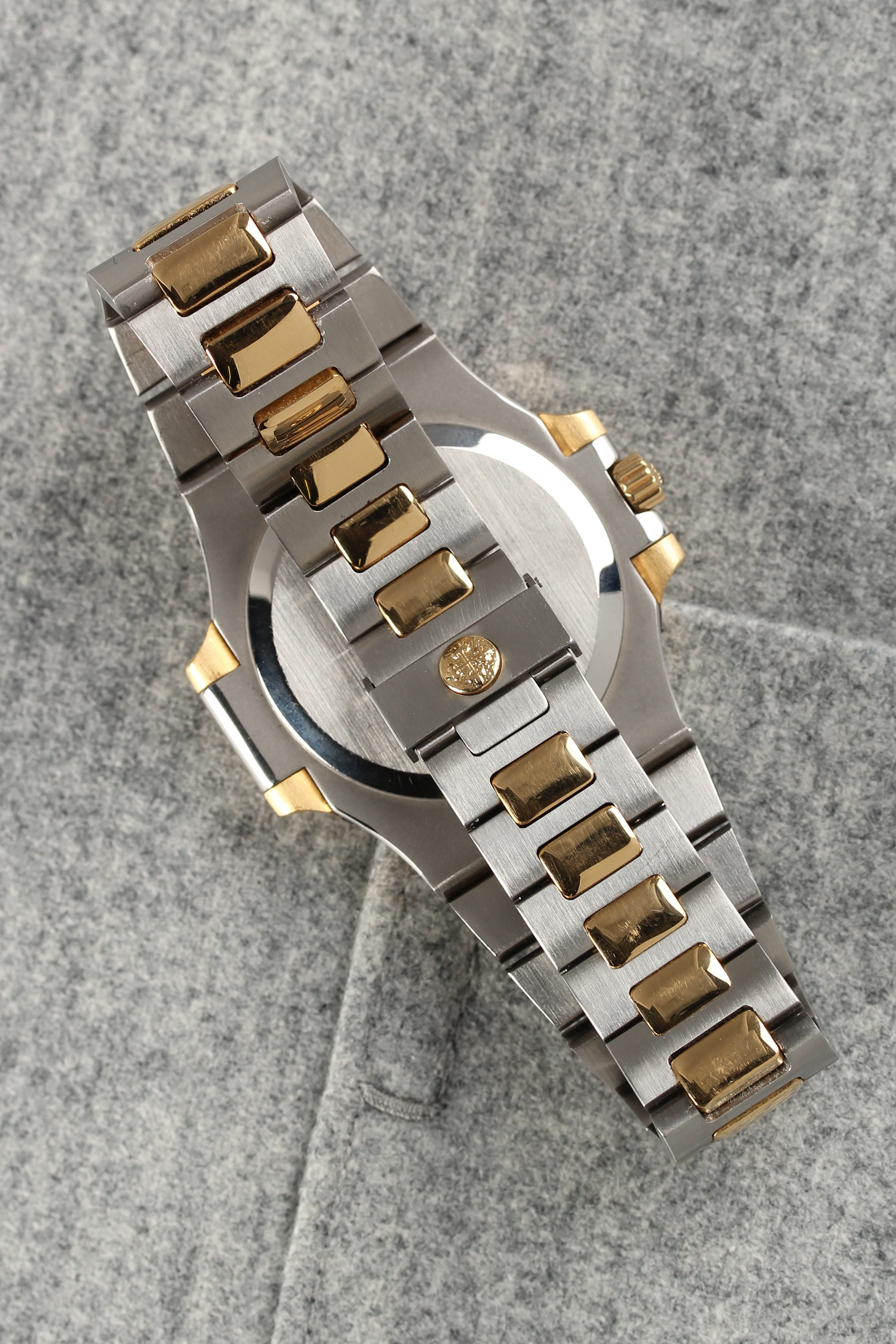 Patek Philippe Nautilus 3800 AJ – image 9